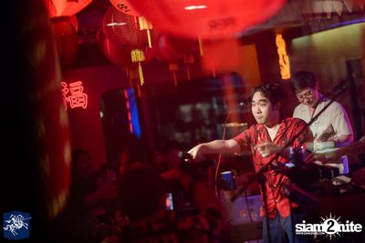 ภาพบรรยากาศงาน Silver Knight presents No One Else Concert ที่ Chen Bar & Restaurant — photo 110