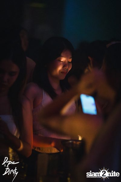 ภาพบรรยากาศงาน Jam ft. FAIIAMFINE & FLOWER.FAR ที่ Dope & Dirty — photo 6