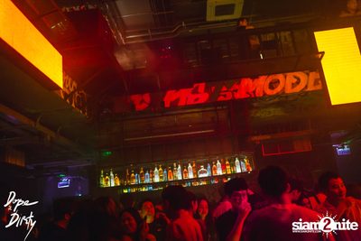 ภาพบรรยากาศงาน Jam ft. FAIIAMFINE & FLOWER.FAR ที่ Dope & Dirty — photo 7