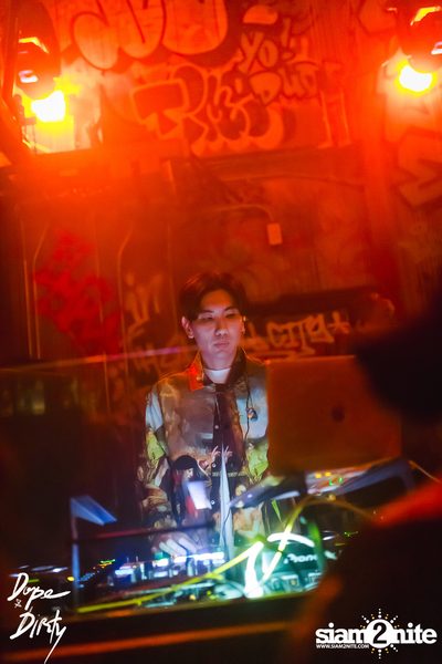 ภาพบรรยากาศงาน Jam ft. FAIIAMFINE & FLOWER.FAR ที่ Dope & Dirty — photo 9