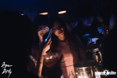 ภาพบรรยากาศงาน Jam ft. FAIIAMFINE & FLOWER.FAR ที่ Dope & Dirty — photo 12