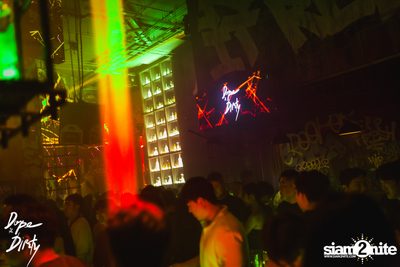 ภาพบรรยากาศงาน Jam ft. FAIIAMFINE & FLOWER.FAR ที่ Dope & Dirty — photo 17