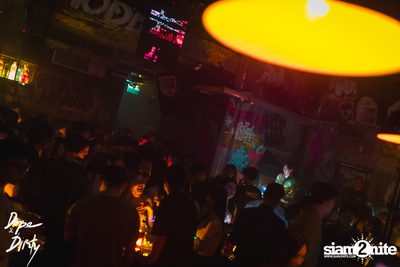 ภาพบรรยากาศงาน Jam ft. FAIIAMFINE & FLOWER.FAR ที่ Dope & Dirty — photo 19
