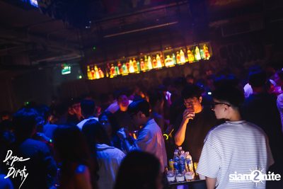 ภาพบรรยากาศงาน Jam ft. FAIIAMFINE & FLOWER.FAR ที่ Dope & Dirty — photo 20