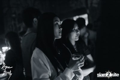ภาพบรรยากาศงาน Jam ft. FAIIAMFINE & FLOWER.FAR ที่ Dope & Dirty — photo 27
