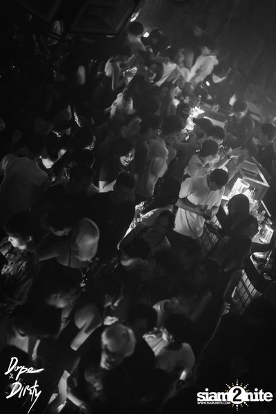 ภาพบรรยากาศงาน Jam ft. FAIIAMFINE & FLOWER.FAR ที่ Dope & Dirty — photo 47