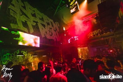 ภาพบรรยากาศงาน Jam ft. FAIIAMFINE & FLOWER.FAR ที่ Dope & Dirty — photo 68