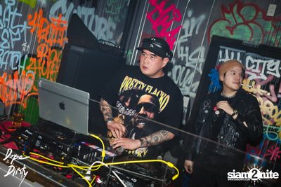ภาพบรรยากาศงาน Jam ft. FAIIAMFINE & FLOWER.FAR ที่ Dope & Dirty — photo 129