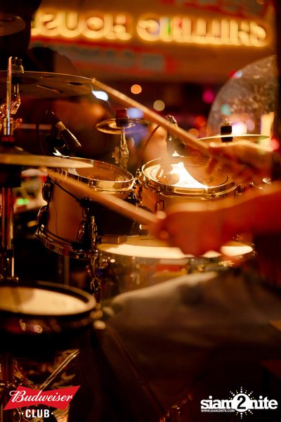 Budweiser Club presents Live Concert of Bowkylion at Chilling House Cafe — photo 93