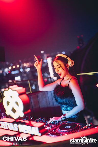 Hannah from Ultra Taiwan at Octave Rooftop Bar  — photo 2