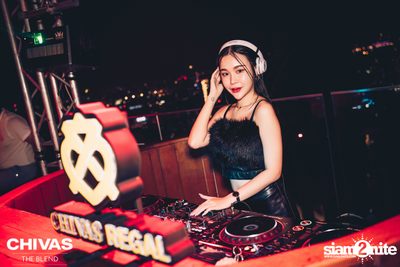 Hannah from Ultra Taiwan at Octave Rooftop Bar  — photo 4