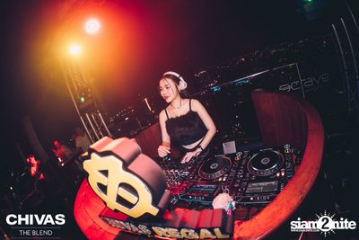 Hannah from Ultra Taiwan at Octave Rooftop Bar  — photo 6