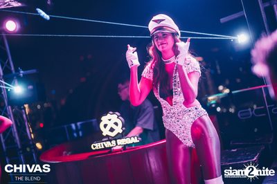Hannah from Ultra Taiwan at Octave Rooftop Bar  — photo 79