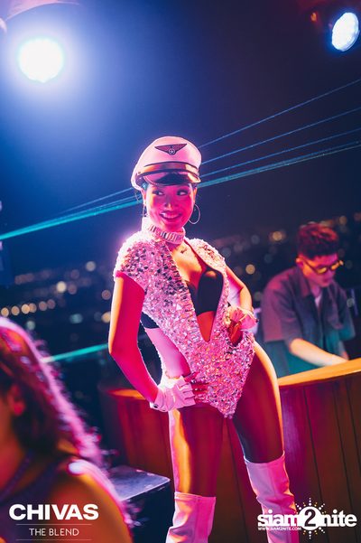 Hannah from Ultra Taiwan at Octave Rooftop Bar  — photo 104