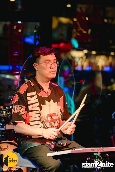 ภาพบรรยากาศงานคอนเสิร์ต Dr. Fuu ที่ Fullmoon Terrace & Bar — photo 14
