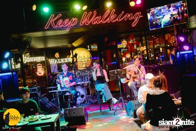 ภาพบรรยากาศงานคอนเสิร์ต Dr. Fuu ที่ Fullmoon Terrace & Bar — photo 18