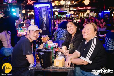 ภาพบรรยากาศงานคอนเสิร์ต Dr. Fuu ที่ Fullmoon Terrace & Bar — photo 24