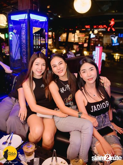 ภาพบรรยากาศงานคอนเสิร์ต Dr. Fuu ที่ Fullmoon Terrace & Bar — photo 28
