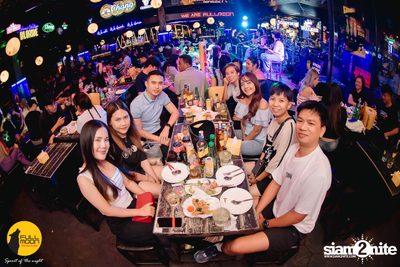 ภาพบรรยากาศงานคอนเสิร์ต Dr. Fuu ที่ Fullmoon Terrace & Bar — photo 37