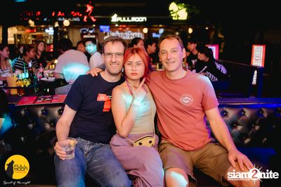 ภาพบรรยากาศงานคอนเสิร์ต Dr. Fuu ที่ Fullmoon Terrace & Bar — photo 43