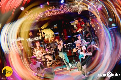 ภาพบรรยากาศงานคอนเสิร์ต Dr. Fuu ที่ Fullmoon Terrace & Bar — photo 49