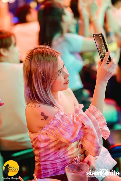 ภาพบรรยากาศงานคอนเสิร์ต Dr. Fuu ที่ Fullmoon Terrace & Bar — photo 64