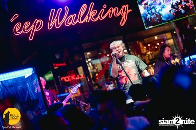 ภาพบรรยากาศงานคอนเสิร์ต Dr. Fuu ที่ Fullmoon Terrace & Bar — photo 67