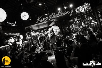 ภาพบรรยากาศงานคอนเสิร์ต Dr. Fuu ที่ Fullmoon Terrace & Bar — photo 72