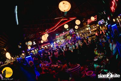 ภาพบรรยากาศงานคอนเสิร์ต Dr. Fuu ที่ Fullmoon Terrace & Bar — photo 74