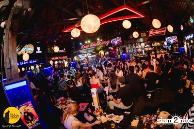 ภาพบรรยากาศงานคอนเสิร์ต Dr. Fuu ที่ Fullmoon Terrace & Bar — photo 76