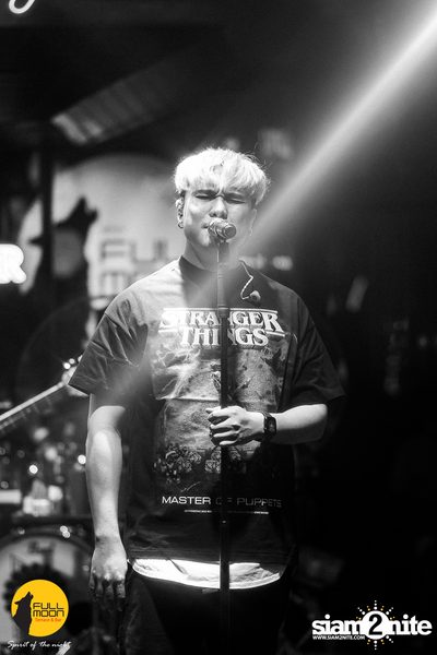 ภาพบรรยากาศงานคอนเสิร์ต Dr. Fuu ที่ Fullmoon Terrace & Bar — photo 90