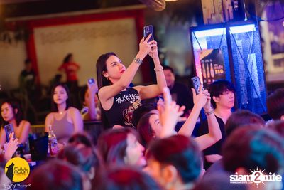 ภาพบรรยากาศงานคอนเสิร์ต Dr. Fuu ที่ Fullmoon Terrace & Bar — photo 101
