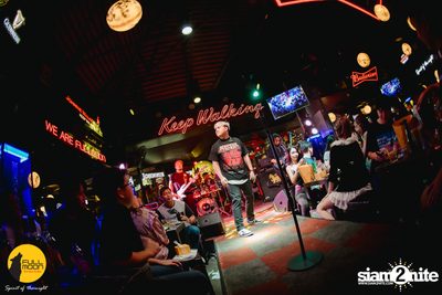 ภาพบรรยากาศงานคอนเสิร์ต Dr. Fuu ที่ Fullmoon Terrace & Bar — photo 109