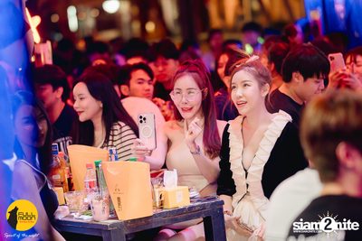 ภาพบรรยากาศงานคอนเสิร์ต Dr. Fuu ที่ Fullmoon Terrace & Bar — photo 114
