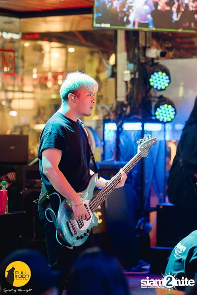 ภาพบรรยากาศงานคอนเสิร์ต Dr. Fuu ที่ Fullmoon Terrace & Bar — photo 115