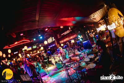 ภาพบรรยากาศงานคอนเสิร์ต Dr. Fuu ที่ Fullmoon Terrace & Bar — photo 131