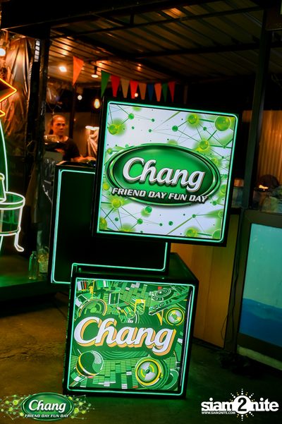 ภาพบรรยากาศงาน Chang Friend Day Fun Day presents Big Ass Live Concert ที่ Let's Bar & Bistro — photo 16