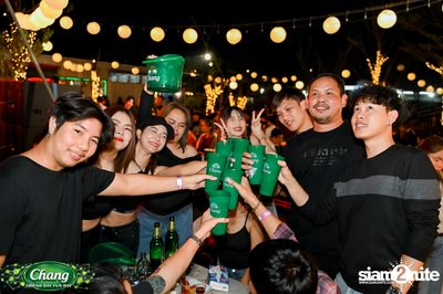 ภาพบรรยากาศงาน Chang Friend Day Fun Day presents Big Ass Live Concert ที่ Let's Bar & Bistro — photo 83