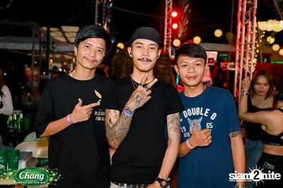 ภาพบรรยากาศงาน Chang Friend Day Fun Day presents Big Ass Live Concert ที่ Let's Bar & Bistro — photo 86