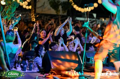 ภาพบรรยากาศงาน Chang Friend Day Fun Day presents Big Ass Live Concert ที่ Let's Bar & Bistro — photo 106