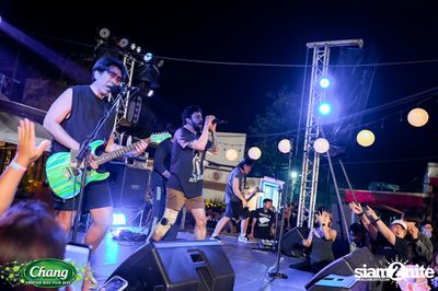 ภาพบรรยากาศงาน Chang Friend Day Fun Day presents Big Ass Live Concert ที่ Let's Bar & Bistro — photo 113