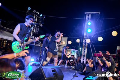 ภาพบรรยากาศงาน Chang Friend Day Fun Day presents Big Ass Live Concert ที่ Let's Bar & Bistro — photo 115