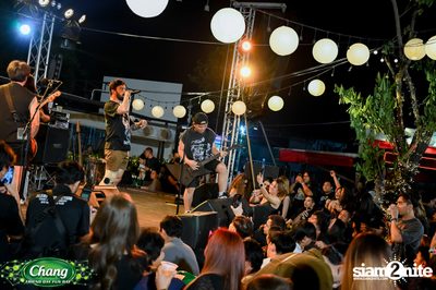 ภาพบรรยากาศงาน Chang Friend Day Fun Day presents Big Ass Live Concert ที่ Let's Bar & Bistro — photo 129