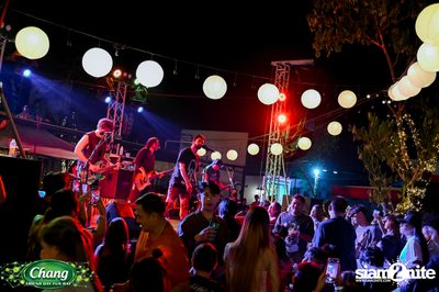 ภาพบรรยากาศงาน Chang Friend Day Fun Day presents Big Ass Live Concert ที่ Let's Bar & Bistro — photo 132