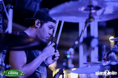 ภาพบรรยากาศงาน Chang Friend Day Fun Day presents Big Ass Live Concert ที่ Let's Bar & Bistro — photo 148