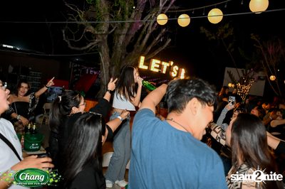 ภาพบรรยากาศงาน Chang Friend Day Fun Day presents Big Ass Live Concert ที่ Let's Bar & Bistro — photo 154