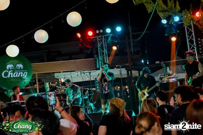 ภาพบรรยากาศงาน Chang Friend Day Fun Day presents Big Ass Live Concert ที่ Let's Bar & Bistro — photo 159