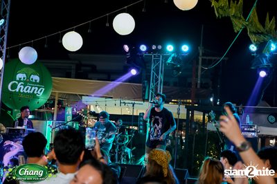 ภาพบรรยากาศงาน Chang Friend Day Fun Day presents Big Ass Live Concert ที่ Let's Bar & Bistro — photo 162