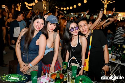 ภาพบรรยากาศงาน Chang Friend Day Fun Day presents Big Ass Live Concert ที่ Let's Bar & Bistro — photo 164