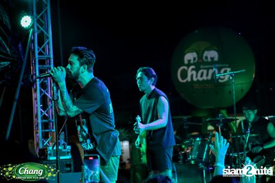 ภาพบรรยากาศงาน Chang Friend Day Fun Day presents Big Ass Live Concert ที่ Let's Bar & Bistro — photo 178